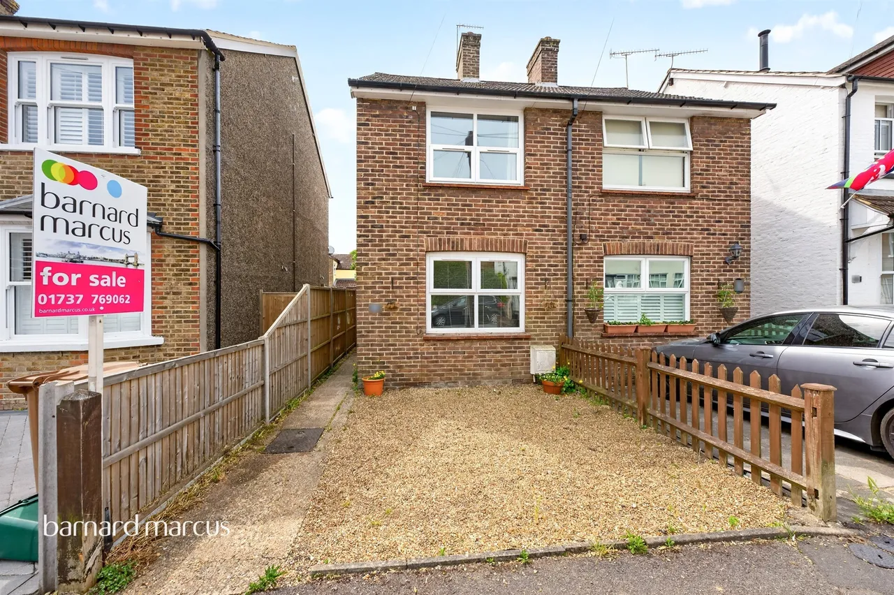 2 bed house for sale — Endsleigh Road, Merstham, Redhill