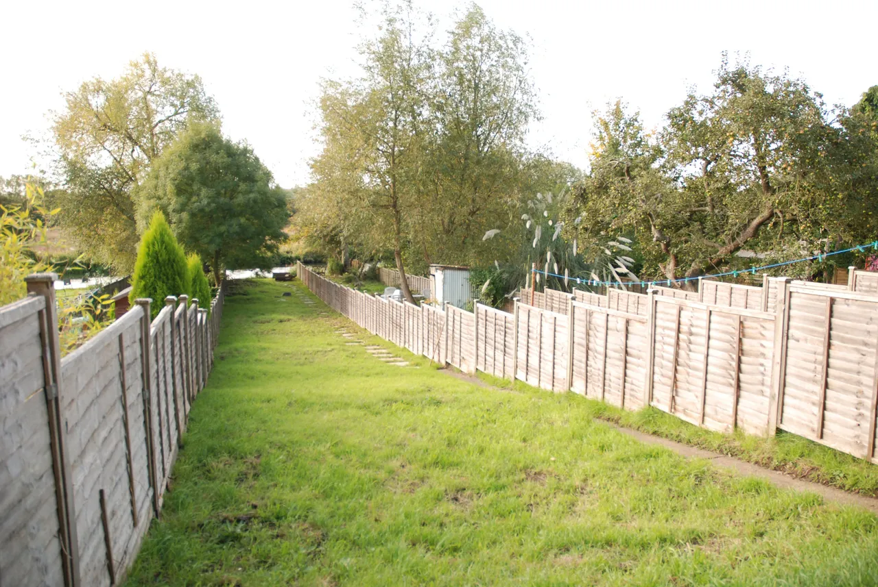 193 Stoughton Road, Guildford, photo 3