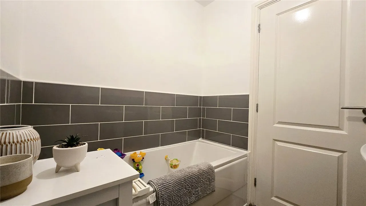 Parc Tyddyn Bach, Holyhead, LL65, photo 12