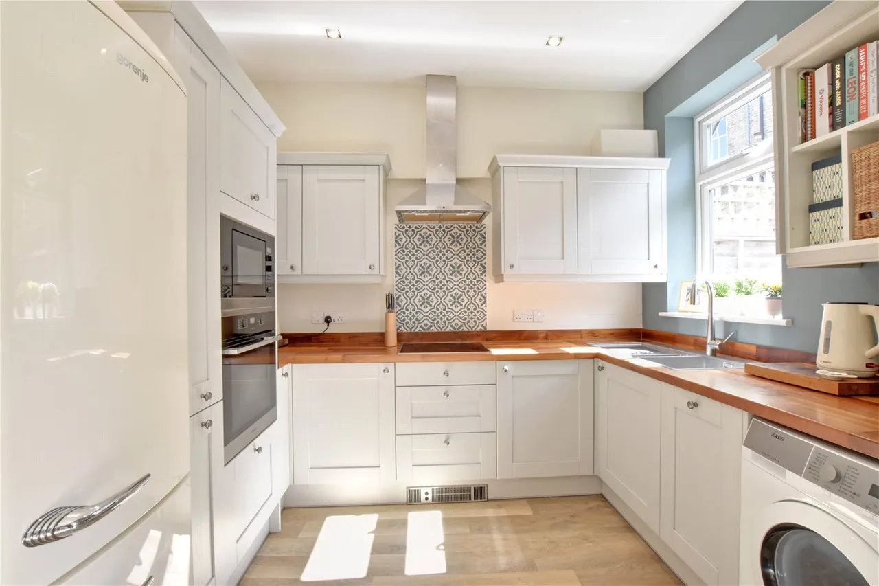 Woolwich Road, Greenwich, SE10, photo 3