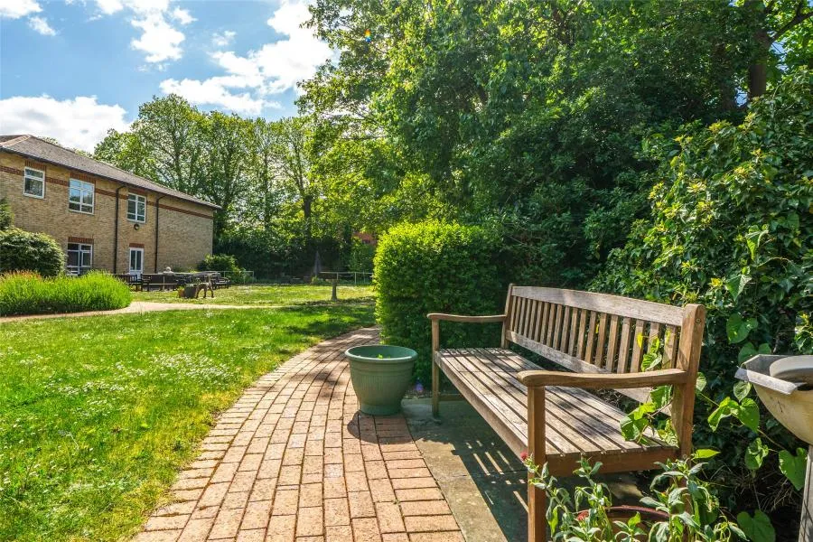Beddington Gardens, Wallington, SM6, photo 11