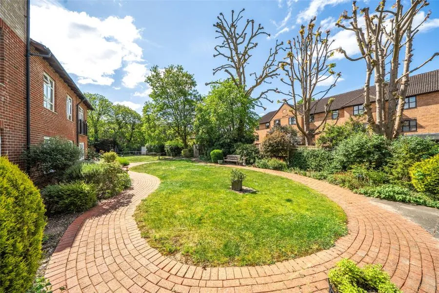 Beddington Gardens, Wallington, SM6, photo 10
