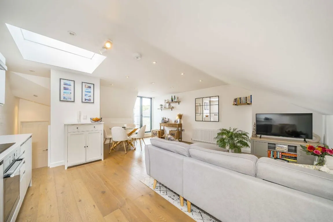 1 bed property for sale, Garratt Lane, SW18