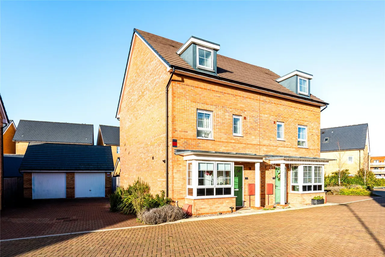 4 bed house for sale, Bulwark Way, Brooklands, MK10
