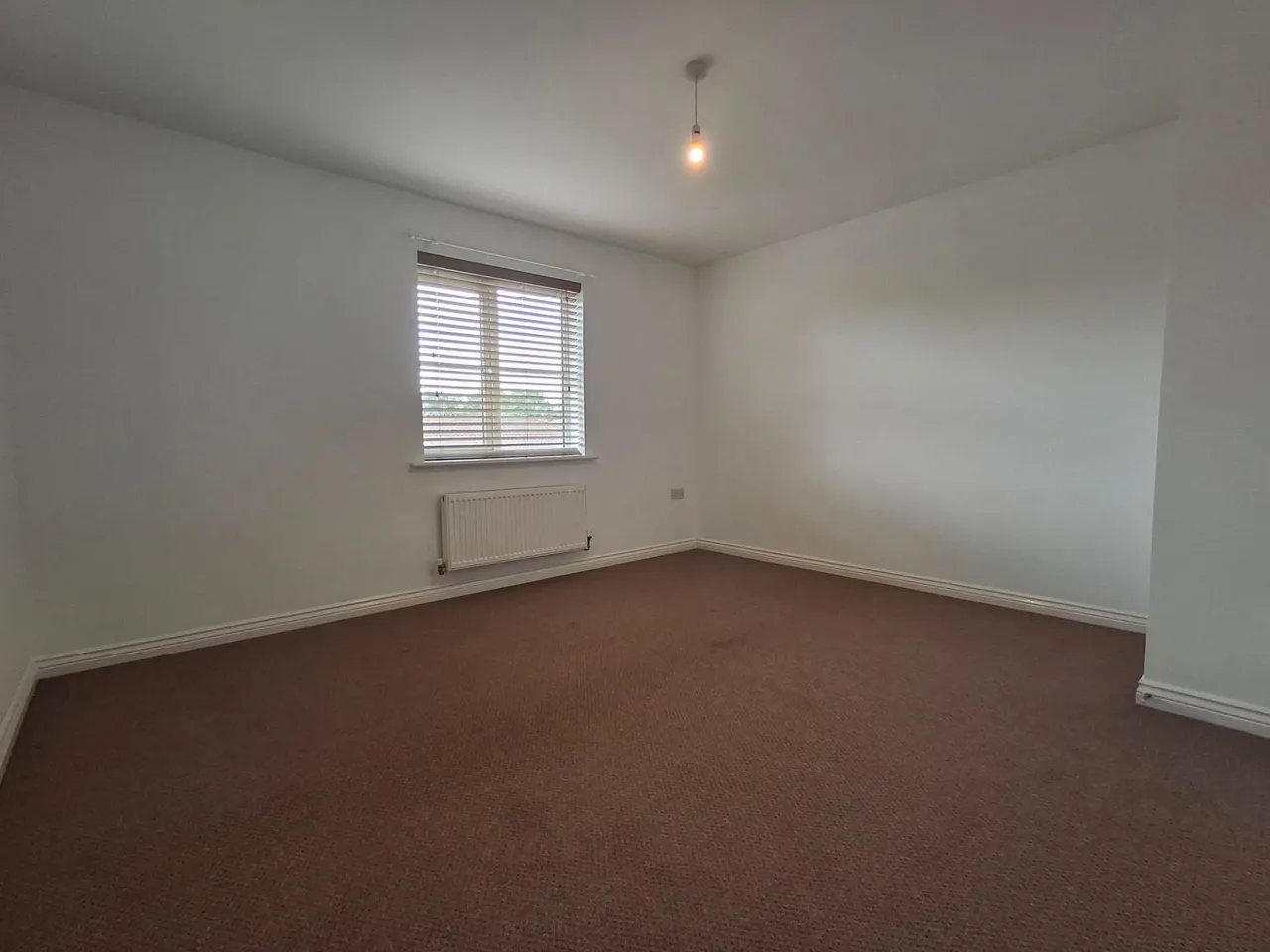 Newbury Crescent, Bourne, PE10, photo 13