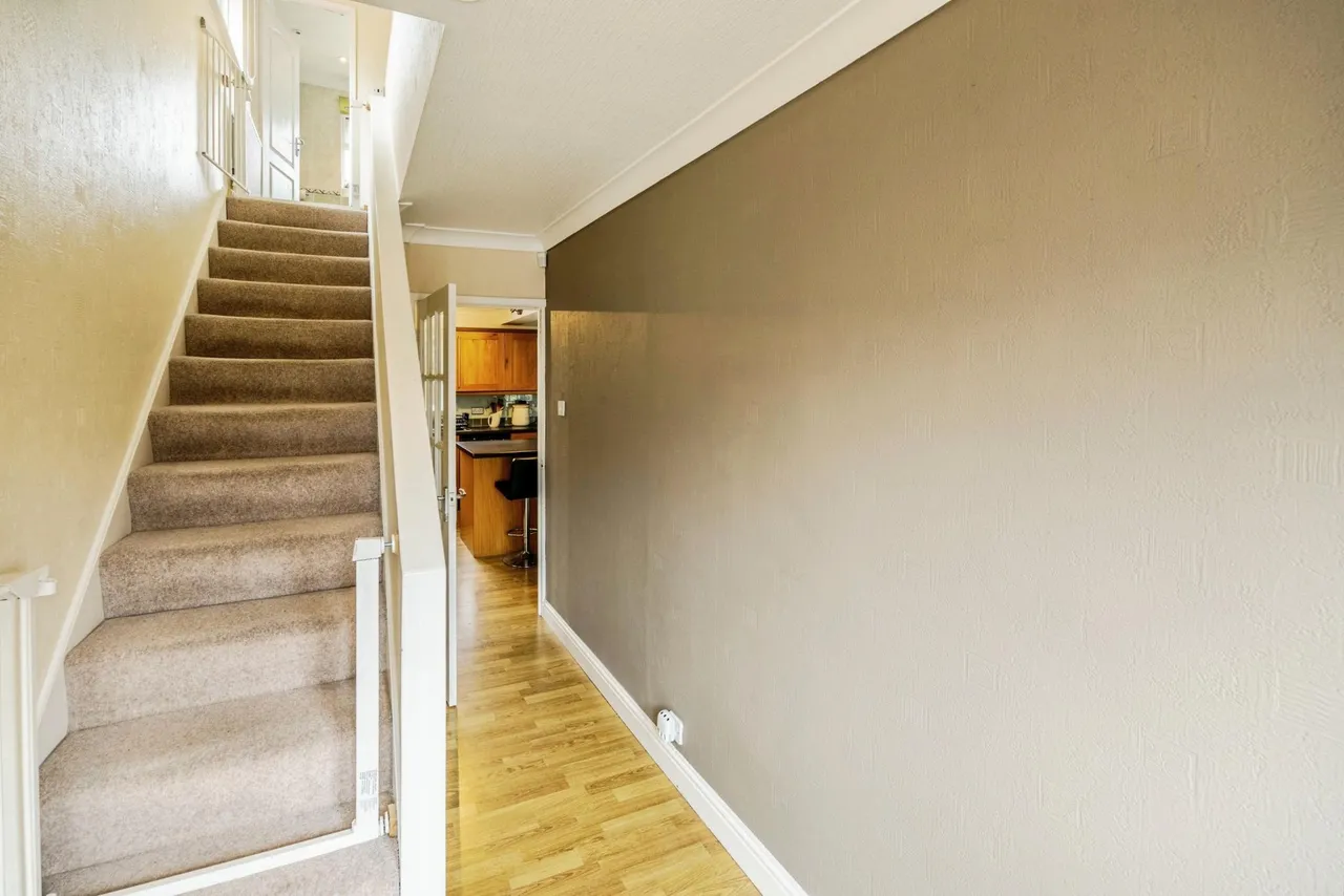 Carr Green Avenue, Brighouse, HD6, photo 11
