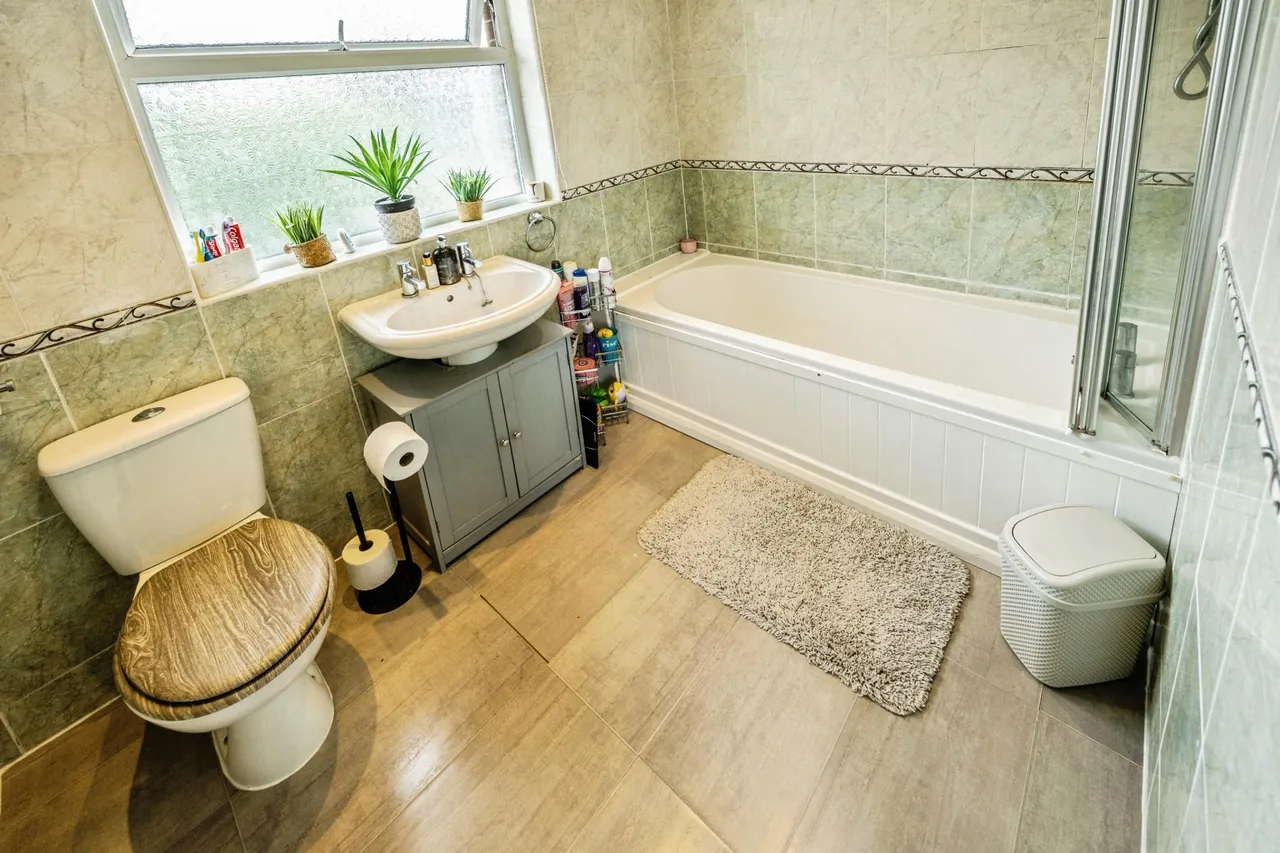 Carr Green Avenue, Brighouse, HD6, photo 12