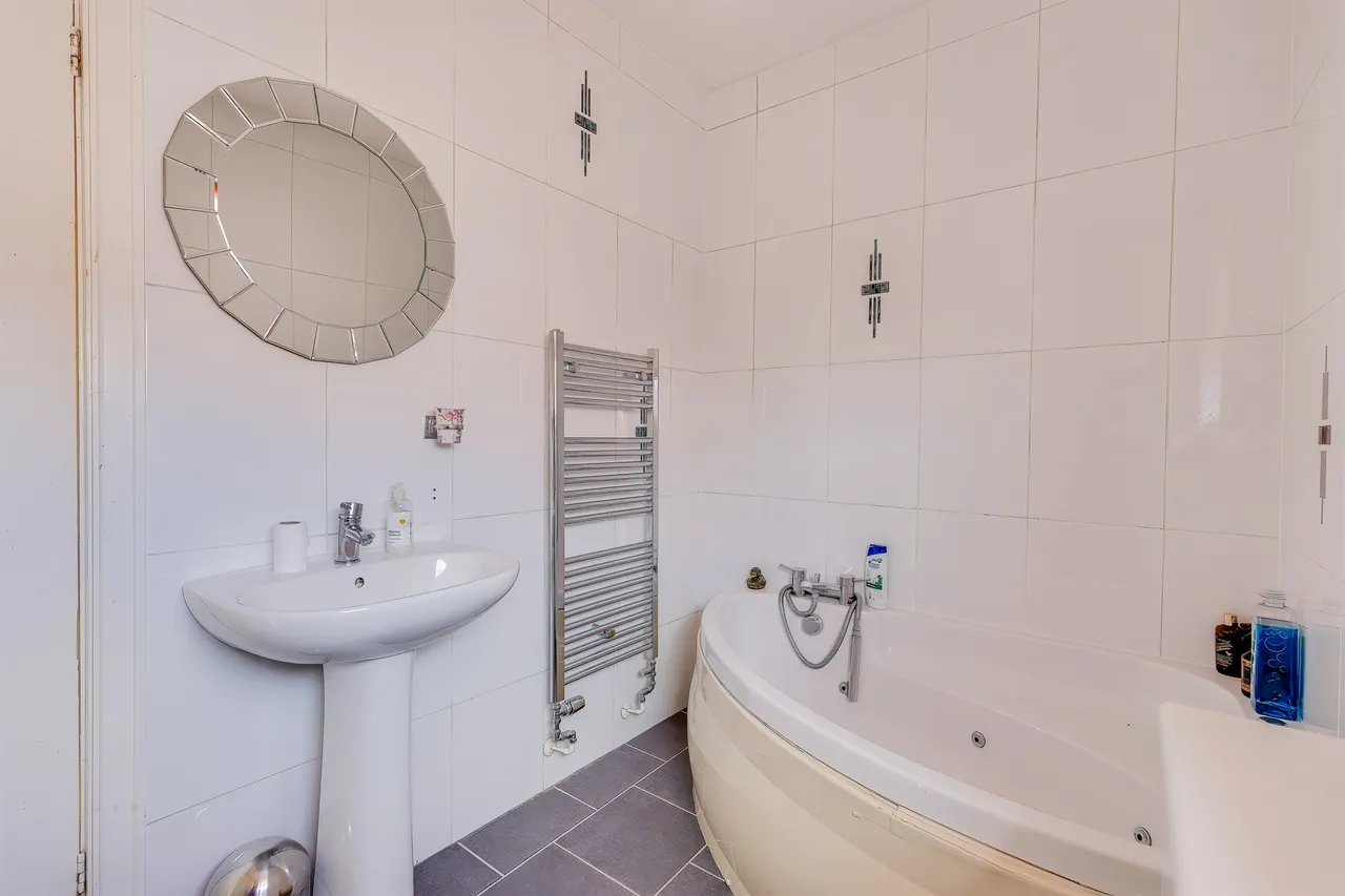 Lake Road West Cardiff, CF23, photo 16