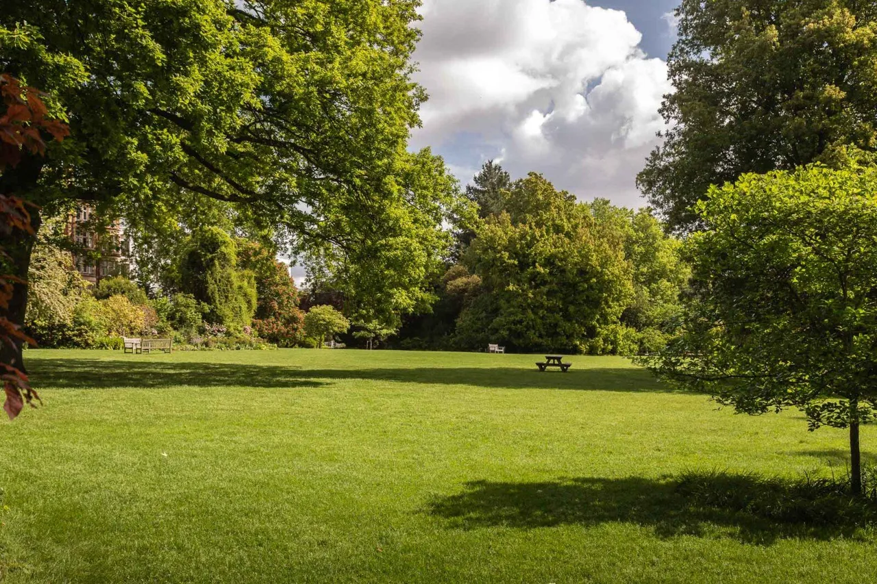 Kensington Park Gardens, London, W11 3HA, photo 9
