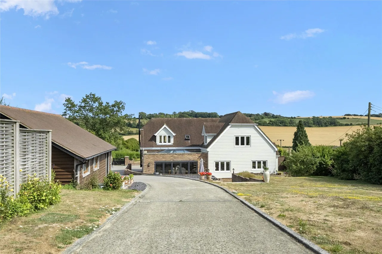 4 bed house for sale, Canterbury Road, Elham, CT4