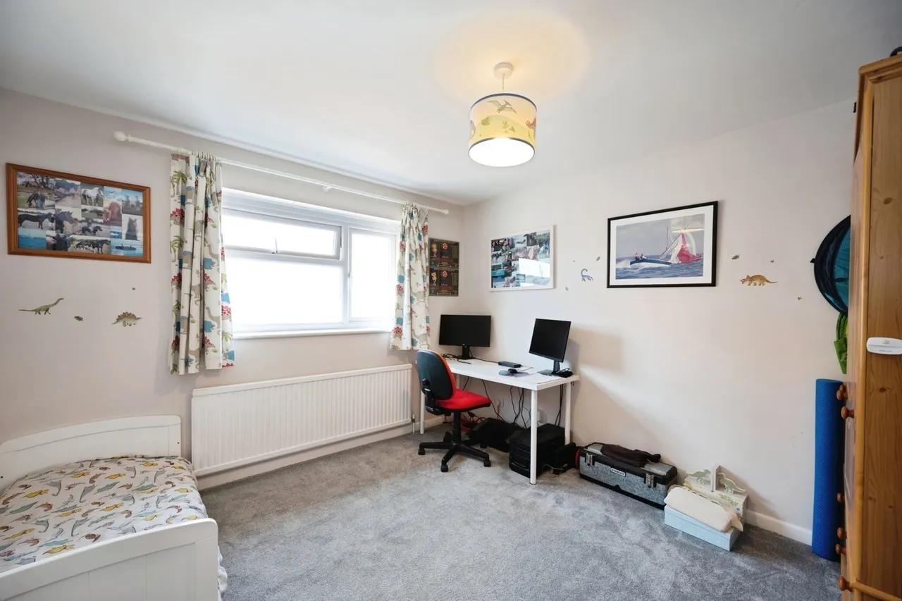 Southwood Road, Hayling Island, PO11, photo 9