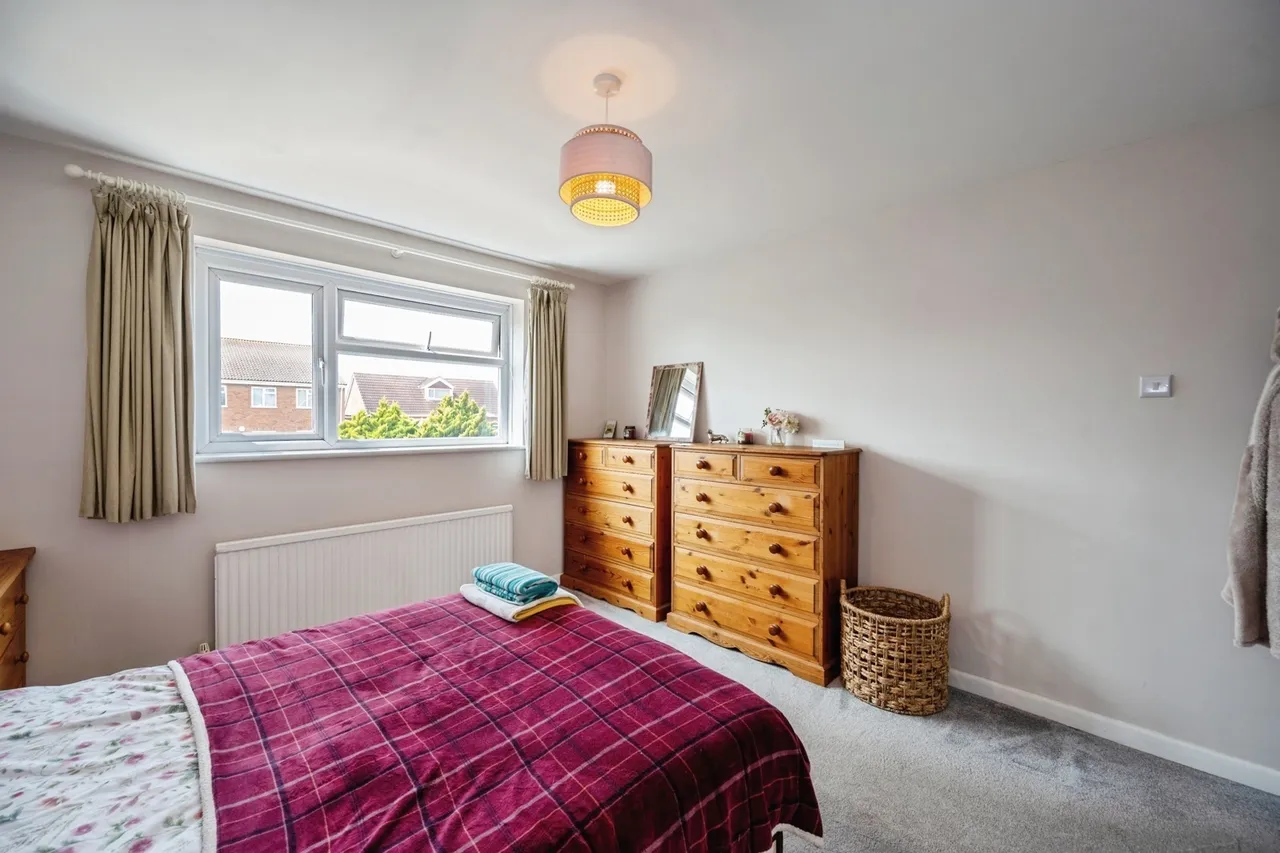 Southwood Road, Hayling Island, PO11, photo 11