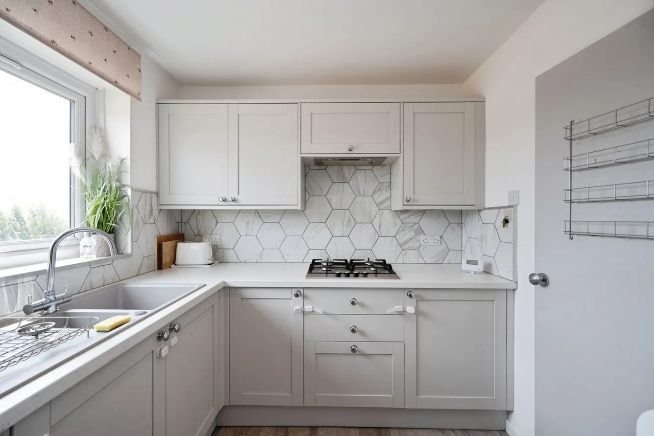 Southwood Road, Hayling Island, PO11, photo 4