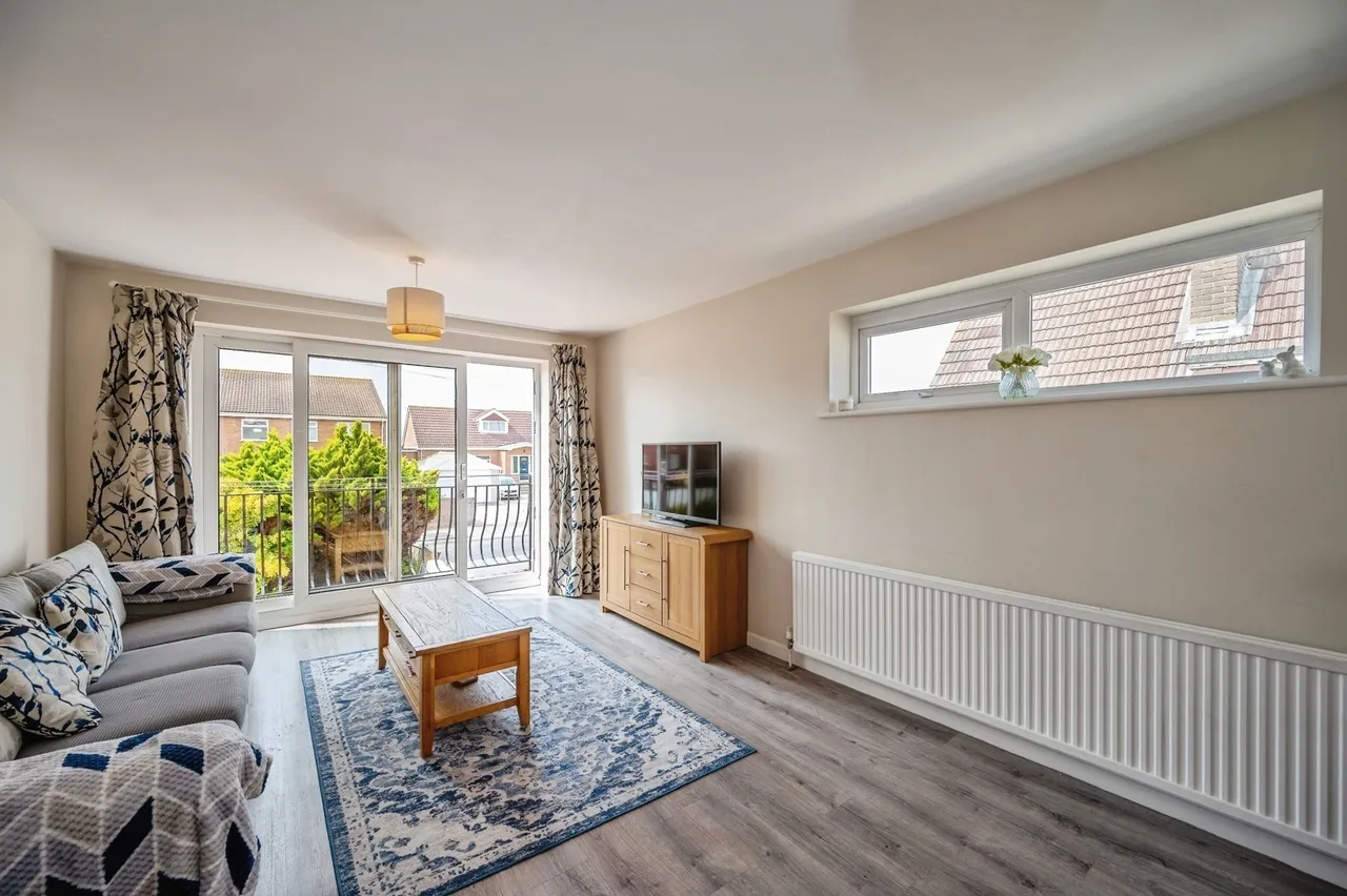 Southwood Road, Hayling Island, PO11, photo 2