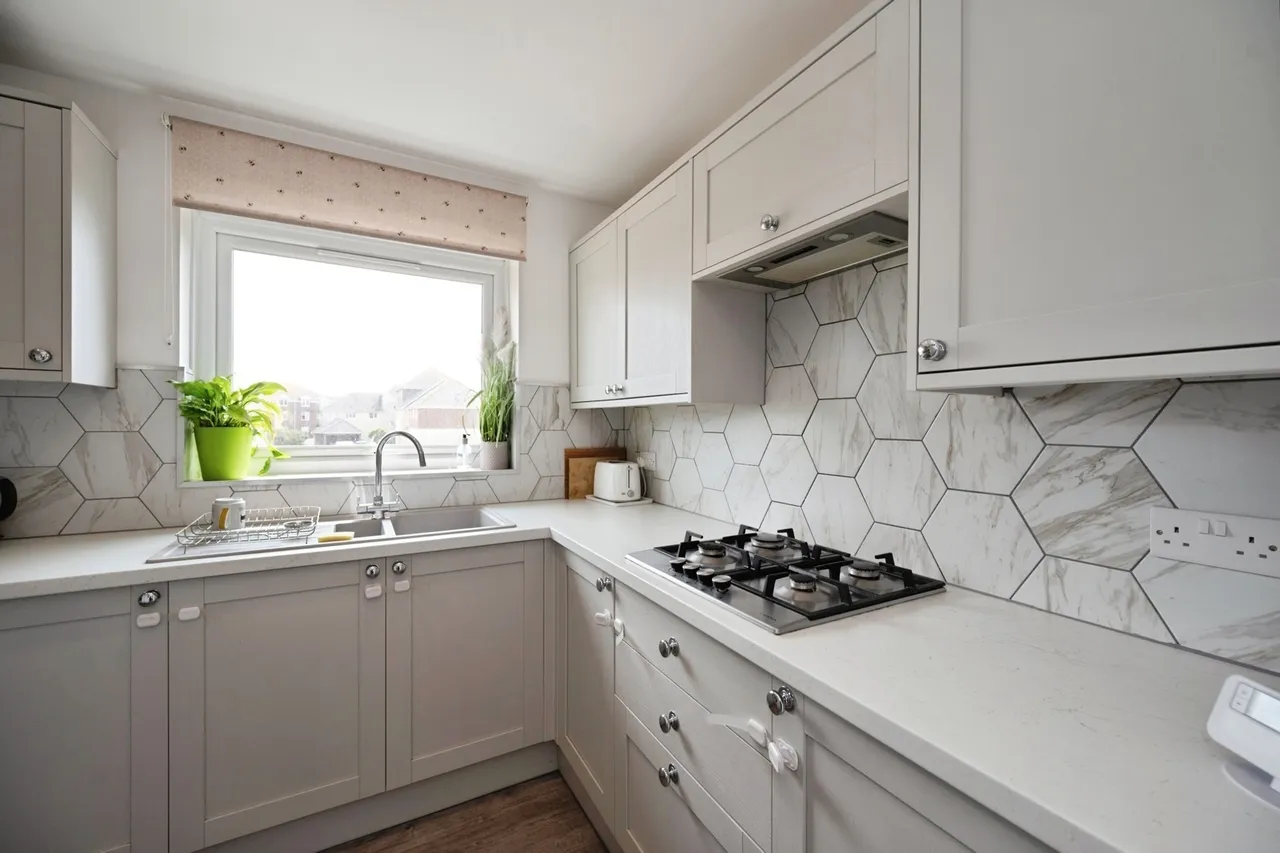 Southwood Road, Hayling Island, PO11, photo 3