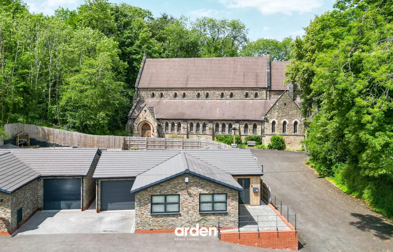 Gorge Road, Bilston, WV14, photo 8