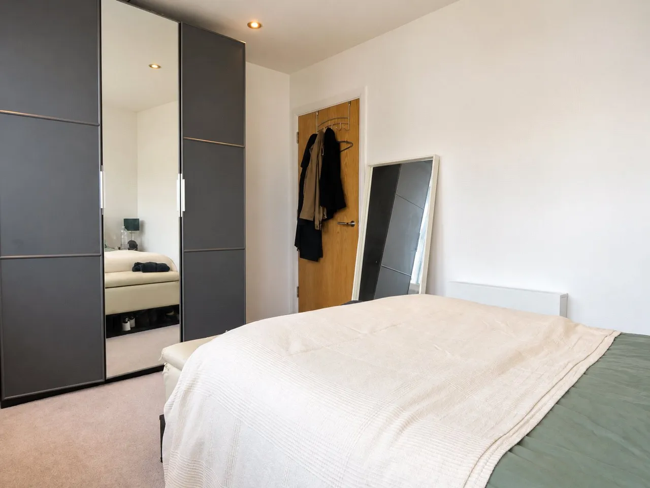 Streatham High Road, London, SW16, photo 10
