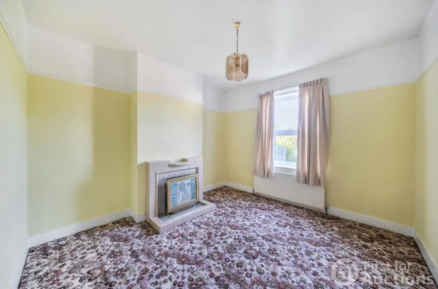 Douglas Crescent, Houghton Regis, LU5, photo 3