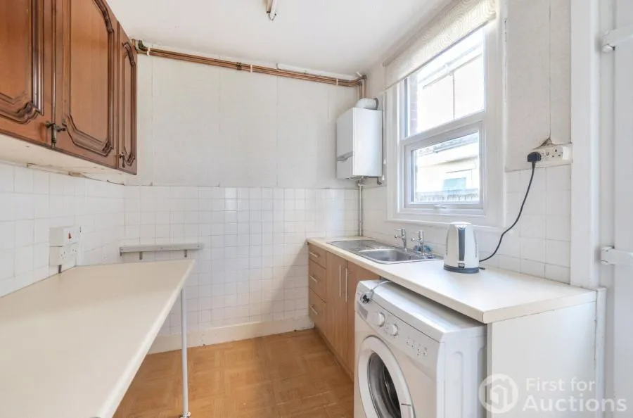 Douglas Crescent, Houghton Regis, LU5, photo 4