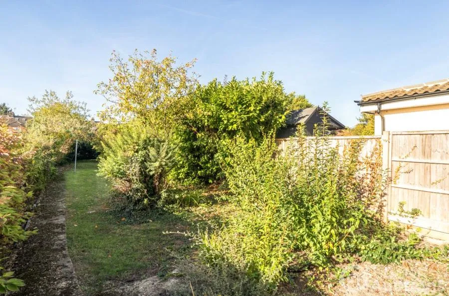 Douglas Crescent, Houghton Regis, LU5, photo 10