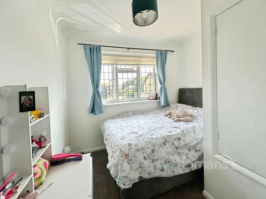 Squarefield Gardens, Hook, RG27, photo 19