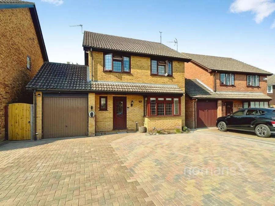 Squarefield Gardens, Hook, RG27, photo 15