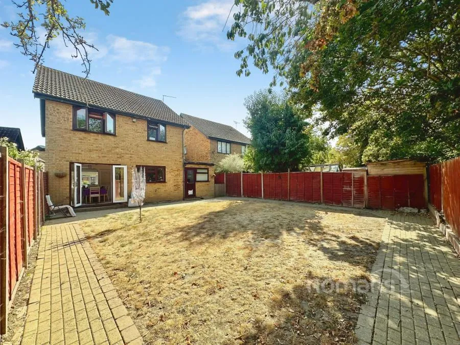Squarefield Gardens, Hook, RG27, photo 11