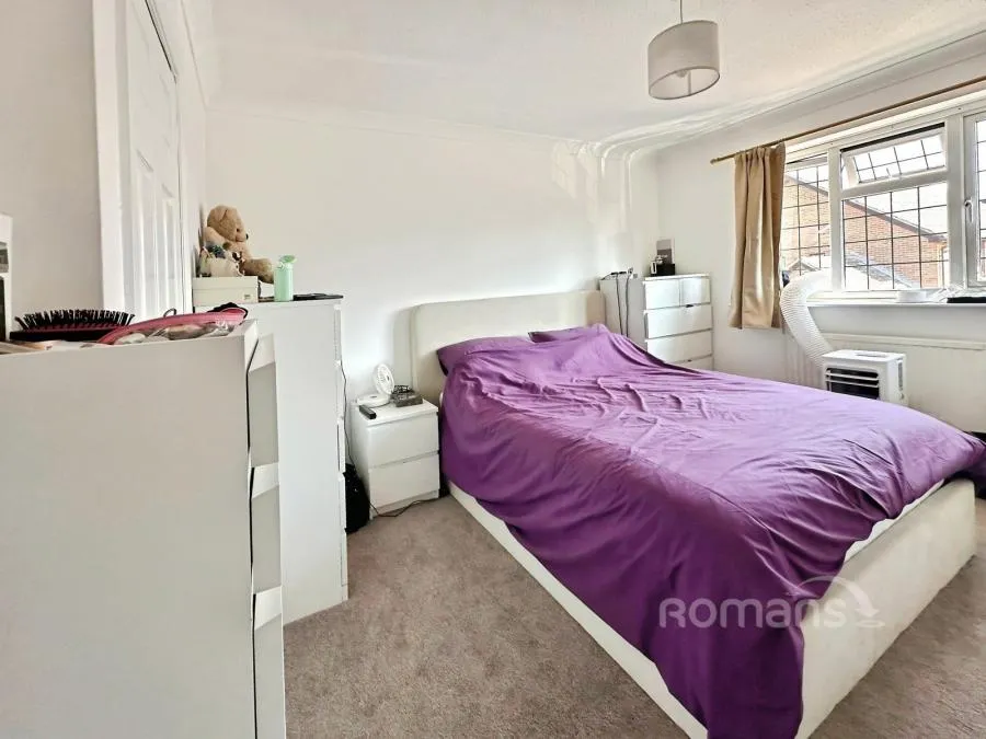 Squarefield Gardens, Hook, RG27, photo 9