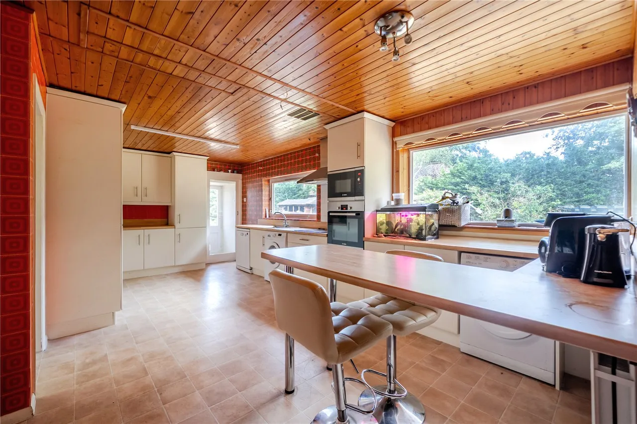 Lowicks Road, Rushmoor, Farnham, Surrey, GU10 2EY, photo 18