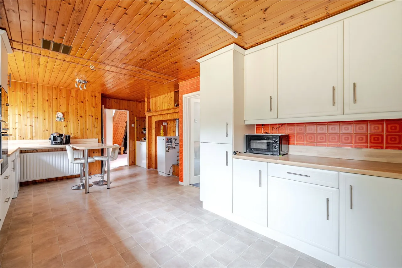 Lowicks Road, Rushmoor, Farnham, Surrey, GU10 2EY, photo 19