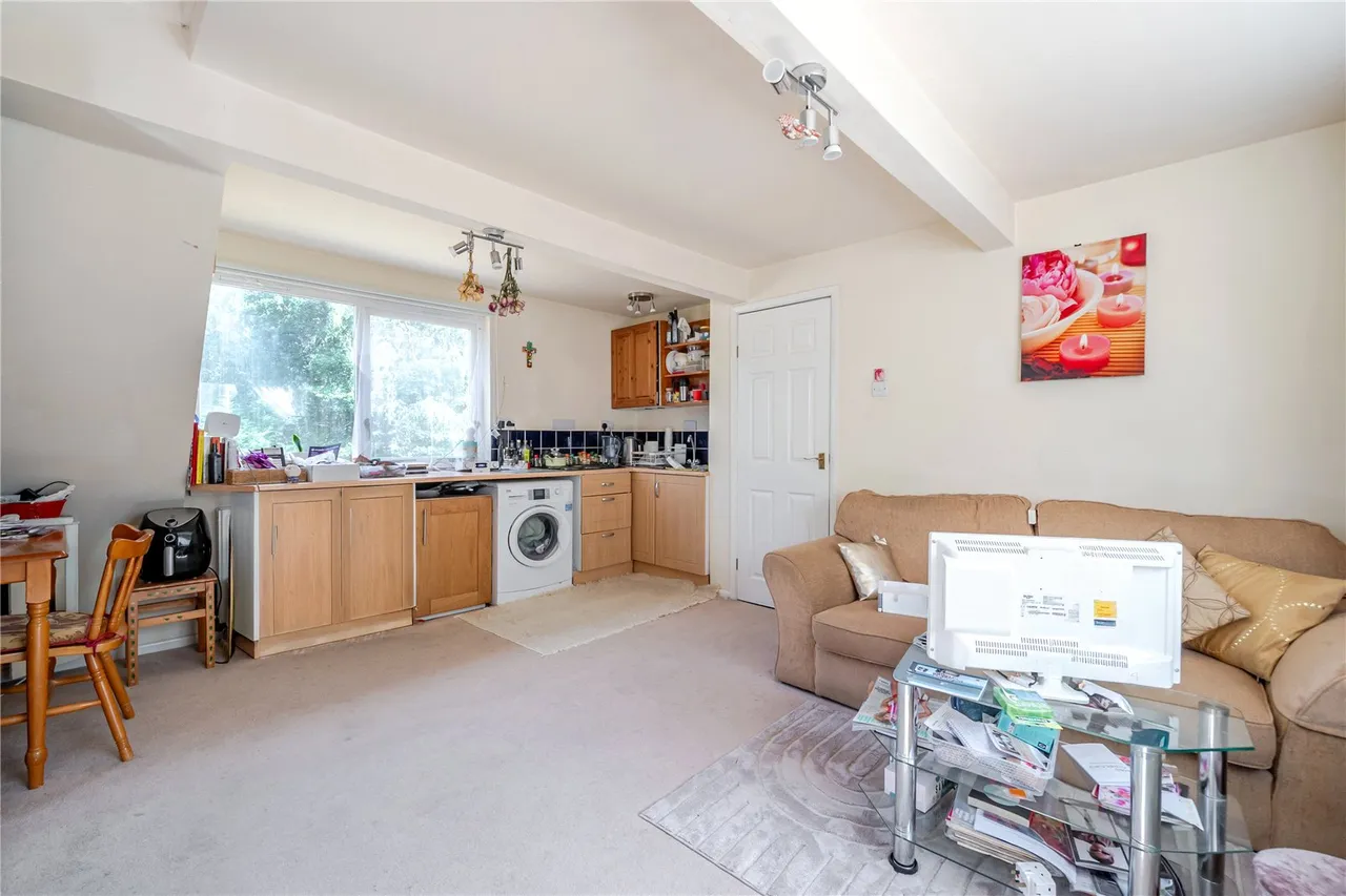 Lowicks Road, Rushmoor, Farnham, Surrey, GU10 2EY, photo 24