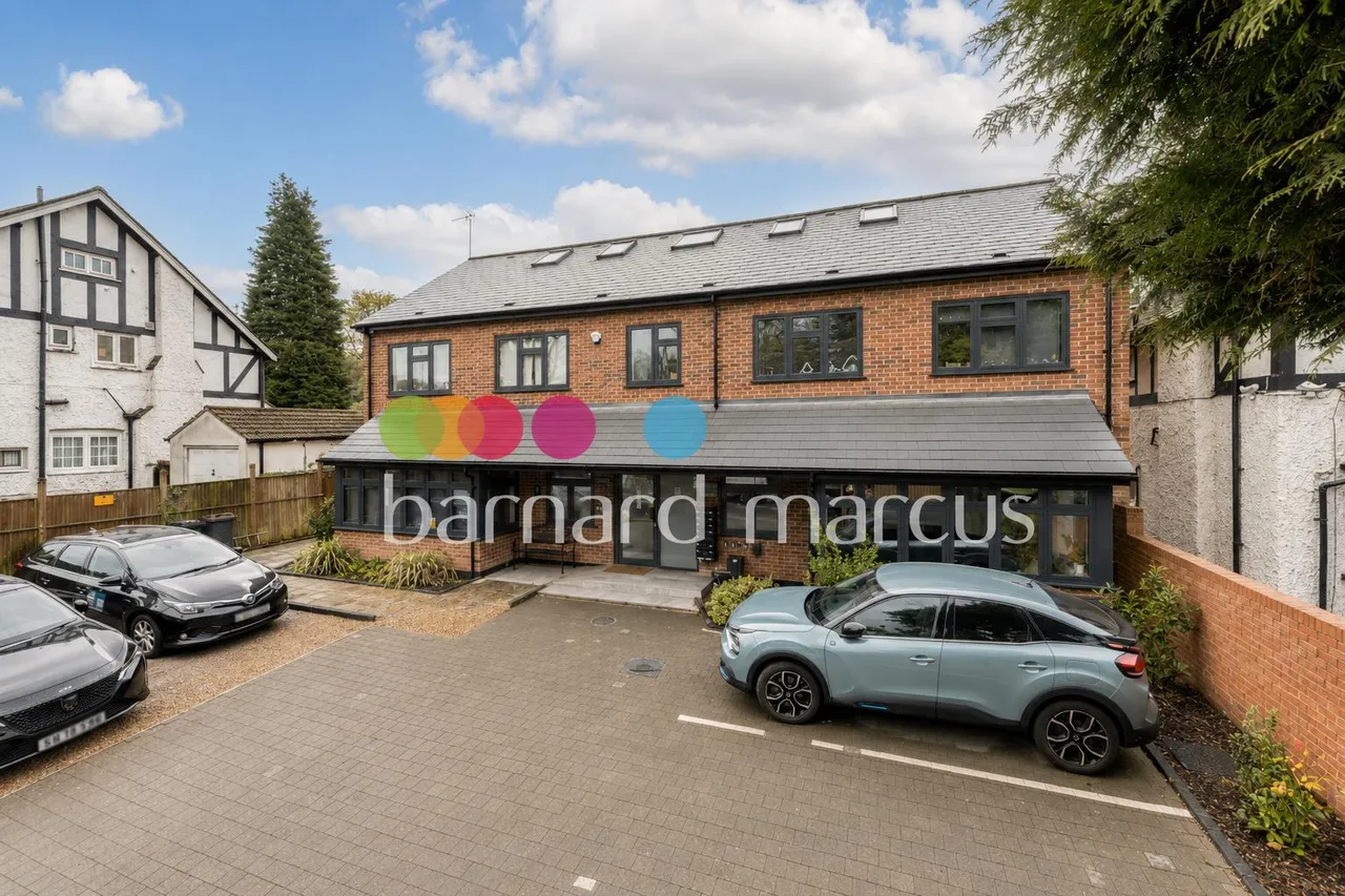 2 bed flat to rent — Banstead Road, Purley