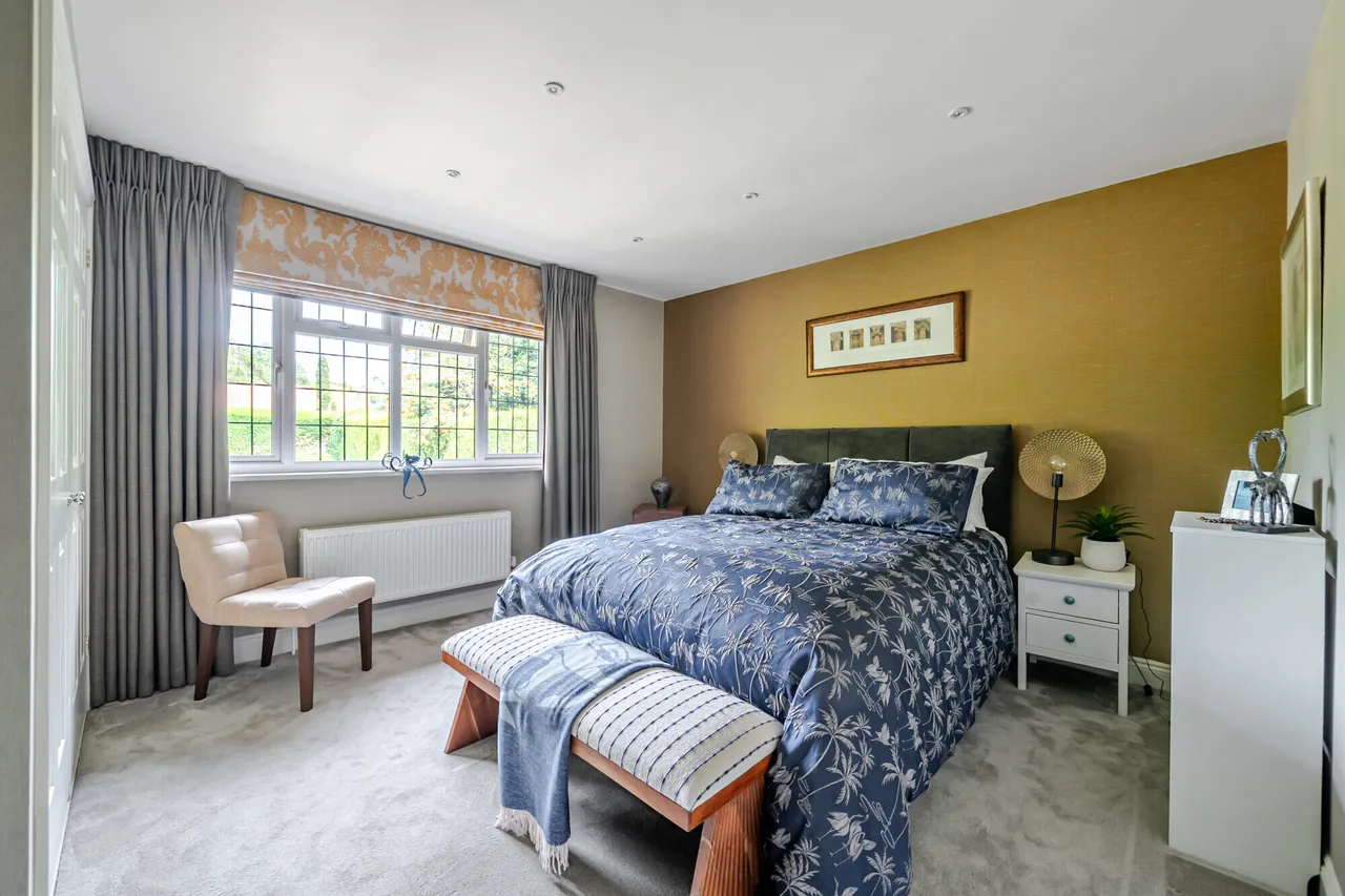 Hillgarth, Hindhead, GU26, photo 12