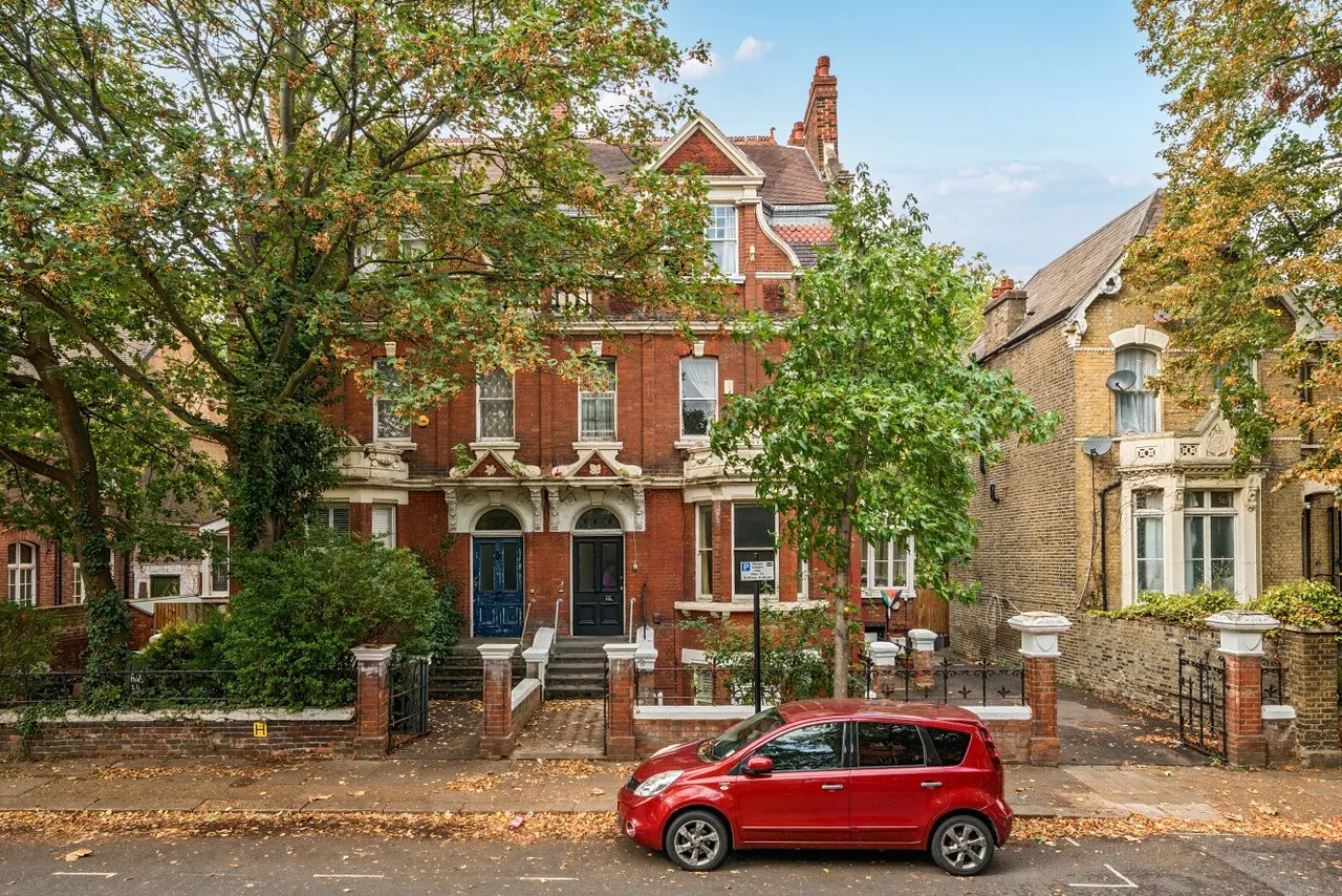 3 bed flat for sale, Flodden Road, Camberwell, SE5