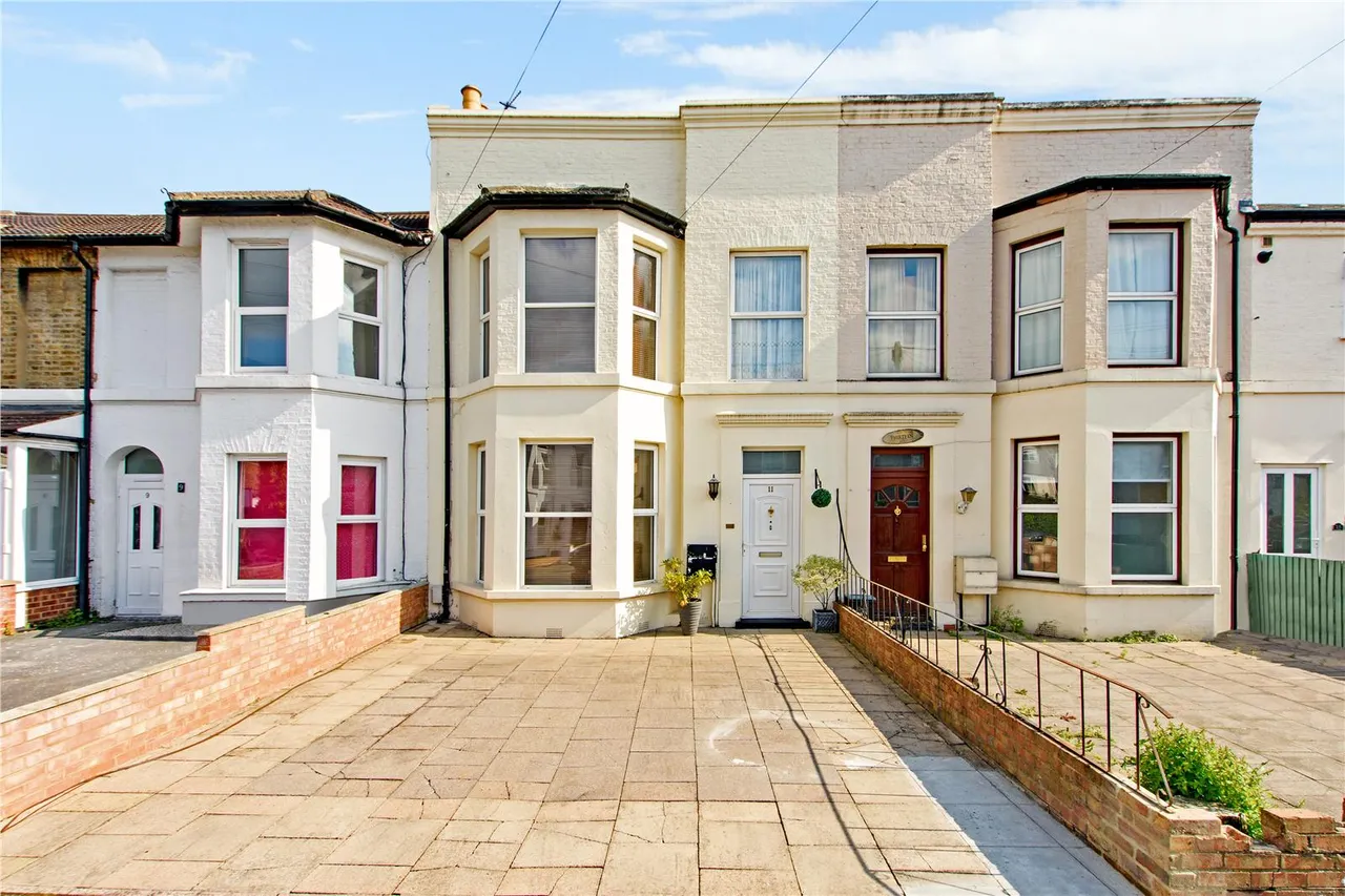 3 bed house for sale — Devonshire Road, London