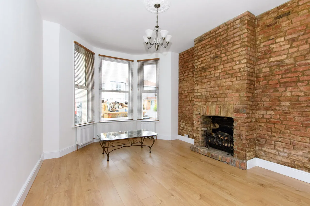 Devonshire Road, London, photo 2