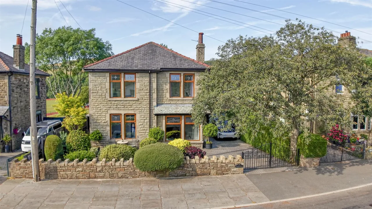 Newchurch Road, Higher Cloughfold, photo 2