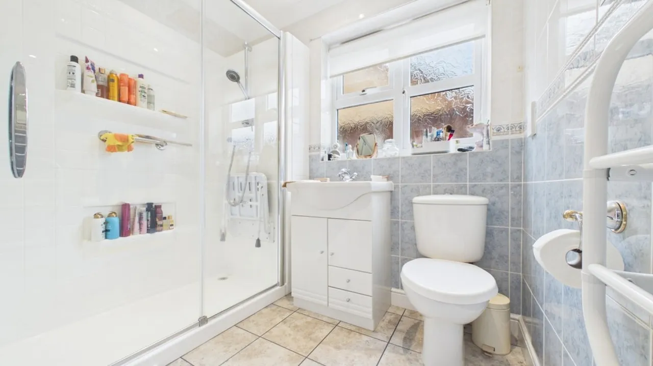 Burrow Drive, Lakenheath, Suffolk, photo 11