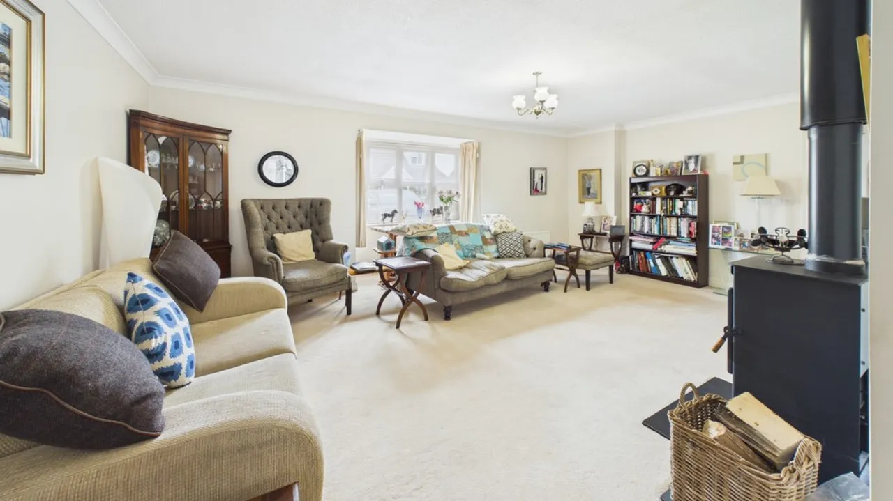 Burrow Drive, Lakenheath, Suffolk, photo 4