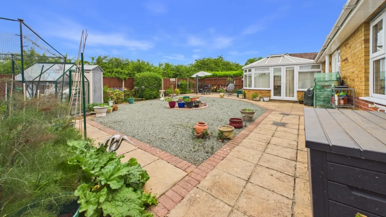 Burrow Drive, Lakenheath, Suffolk, photo 8