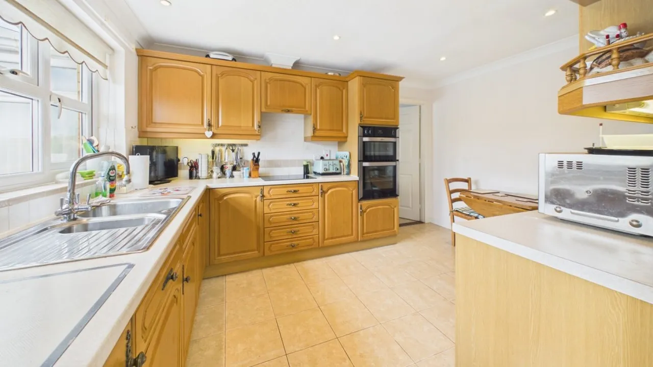 Burrow Drive, Lakenheath, Suffolk, photo 12