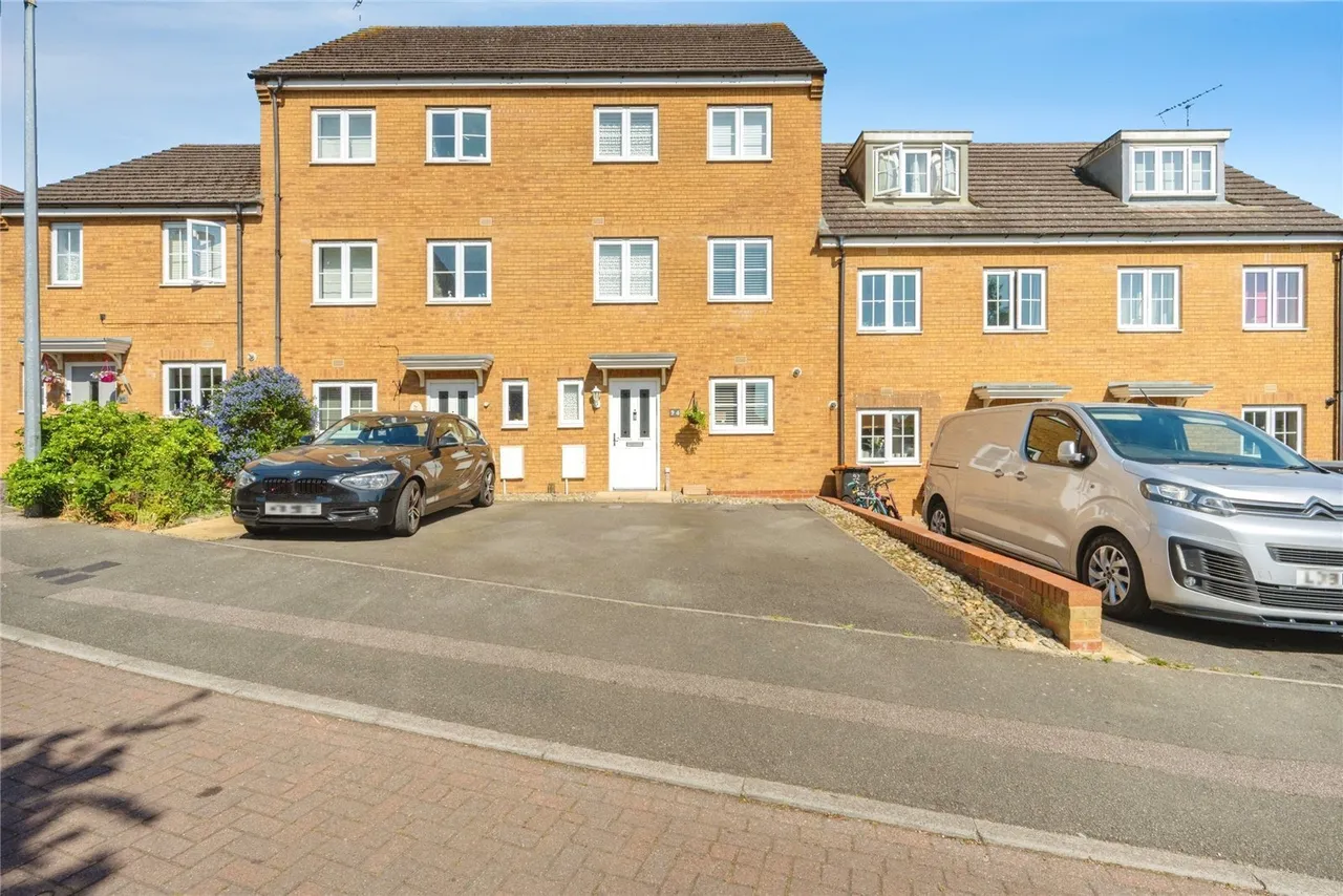 4 bed house for sale — Cooper Drive, Leighton Buzzard, Bedfordshire, LU7