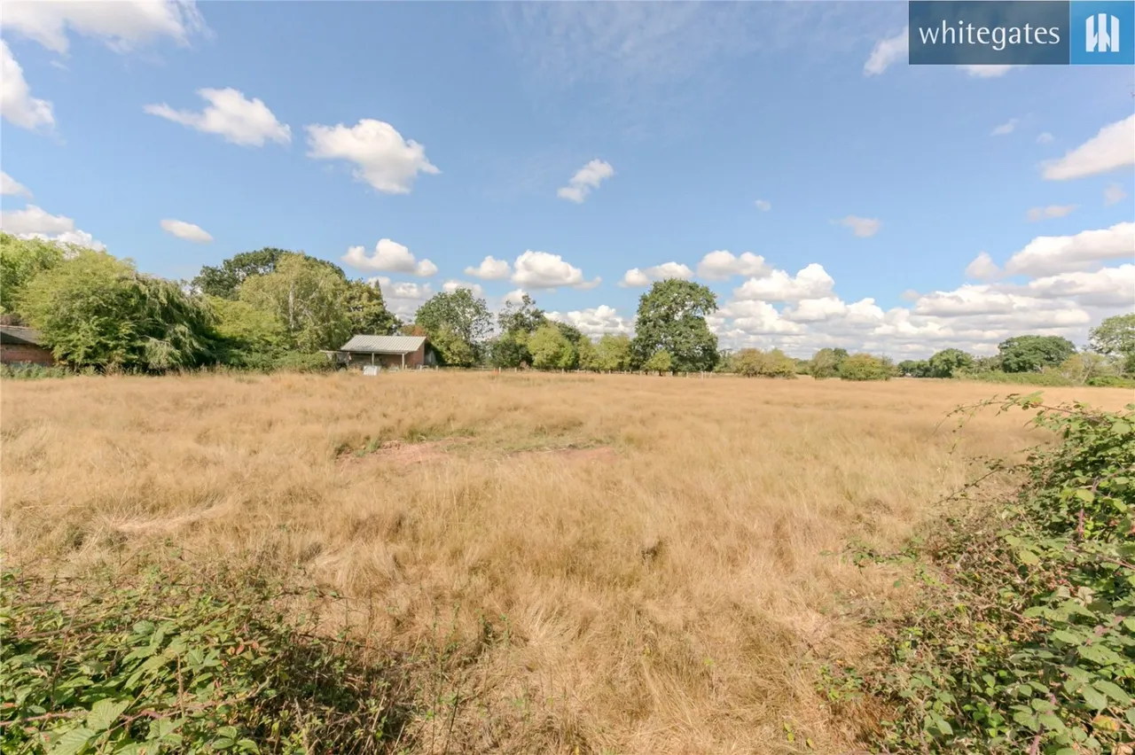 Main Road, Shavington, CW2, photo 16