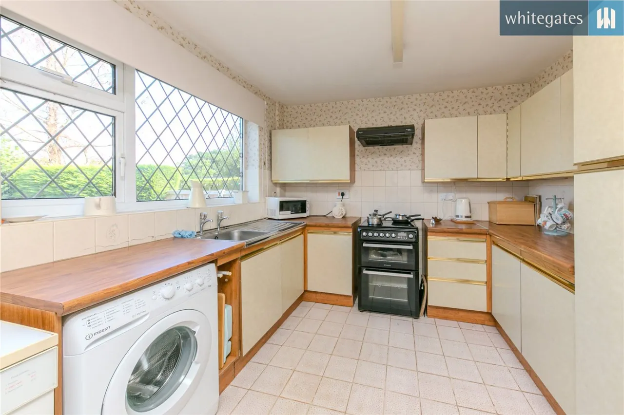 Main Road, Shavington, CW2, photo 5