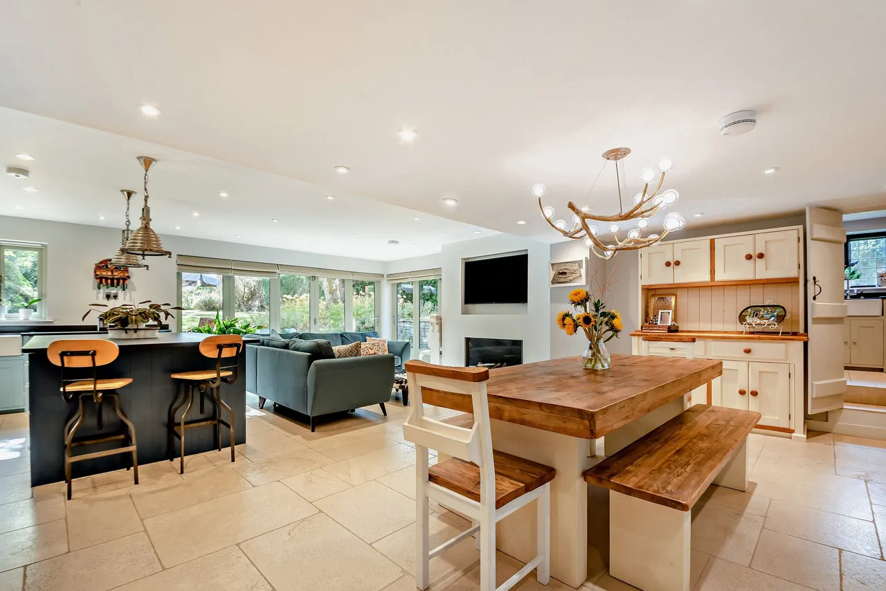 Pitt Lane, Frensham, GU10, photo 13