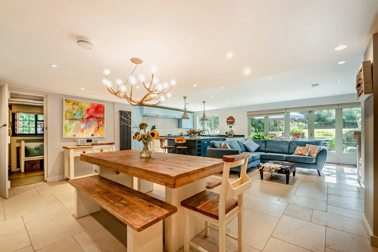 Pitt Lane, Frensham, GU10, photo 11