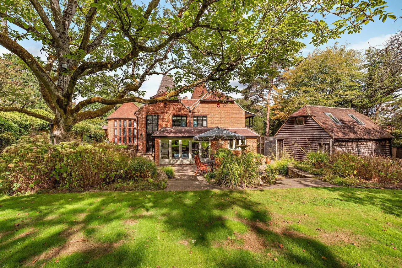 Pitt Lane, Frensham, GU10, photo 26