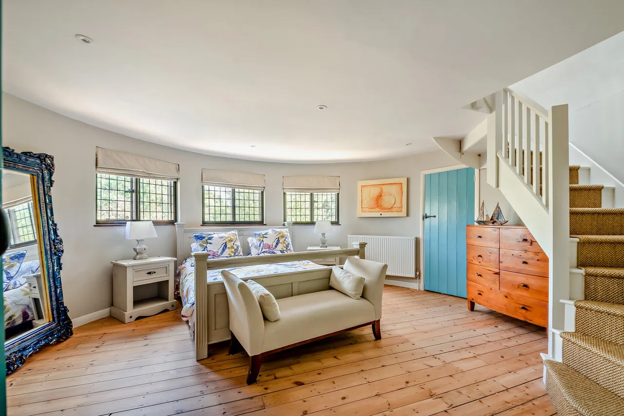 Pitt Lane, Frensham, GU10, photo 22