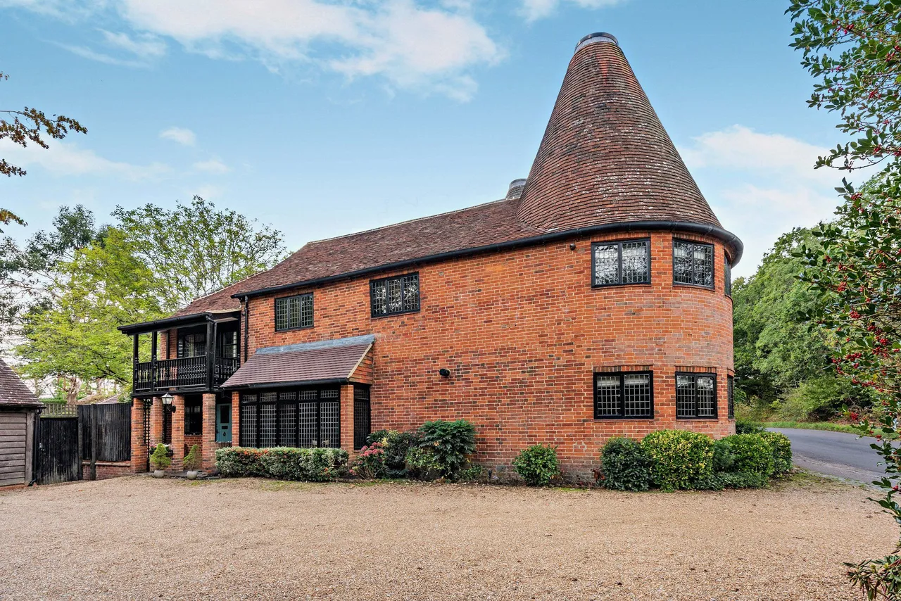 Pitt Lane, Frensham, GU10, photo 24