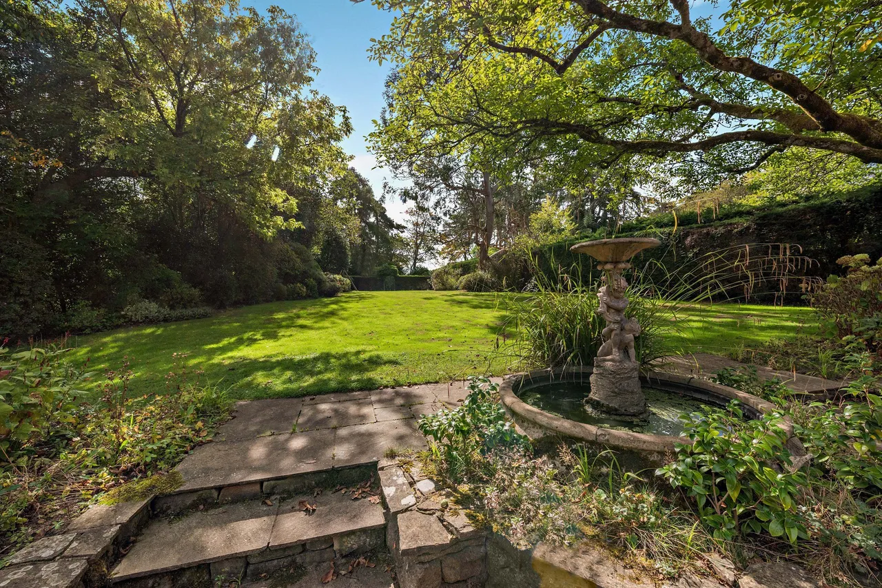 Pitt Lane, Frensham, GU10, photo 25